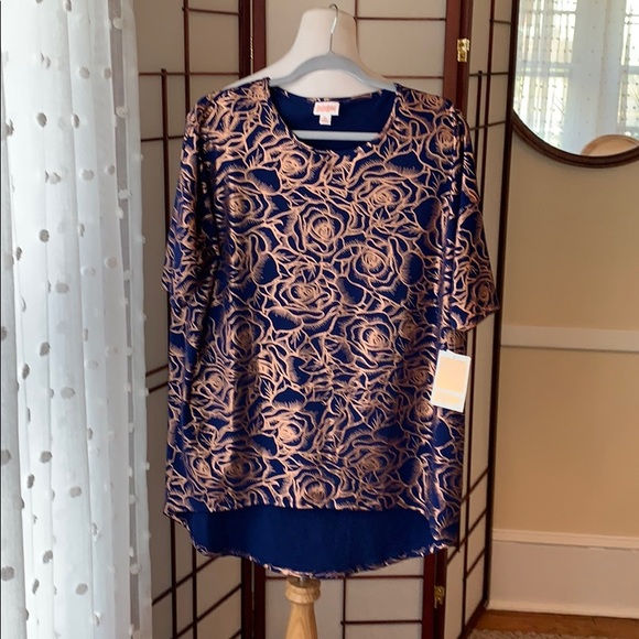 LuLaRoe Tops - NWT LuLaRoe Medium Irma Short Sleeve Tunic